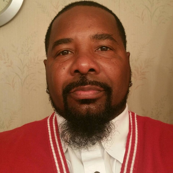 Profile Picture of Fabian Wright (@fabianwright) on Poshmark