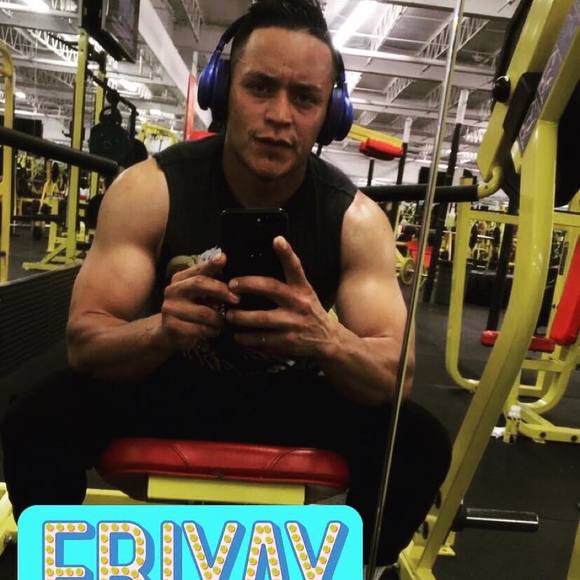 Profile Picture of Rivera Victor (@edgardo_0186) on Poshmark