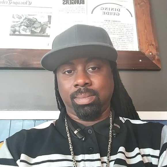 Profile Picture of Derrick Commander (@dante1278) on Poshmark