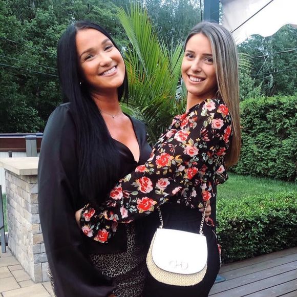 Profile Picture of Olivia Gaboury (@olivia_gaboury) on Poshmark