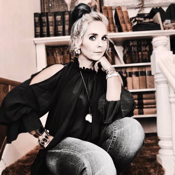 Profile Picture of Kee-wee Witt guinn (@kewekouture) on Poshmark