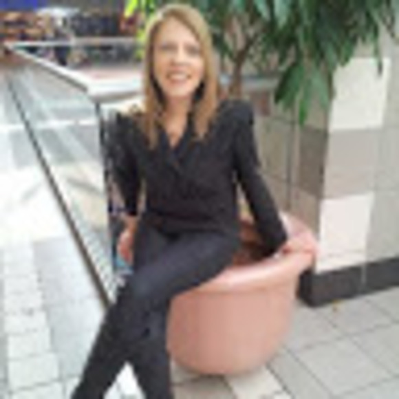 Profile Picture of Everminia Coriano (@evecoriano) on Poshmark