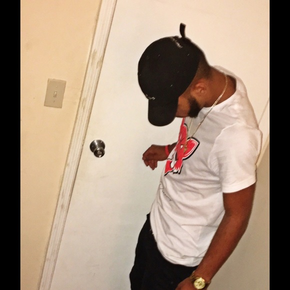 Profile Picture of Idris Geters (@baliven) on Poshmark