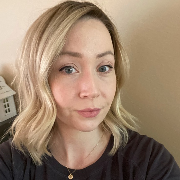 Profile Picture of Tara Chavarria (@tchavarria0213) on Poshmark