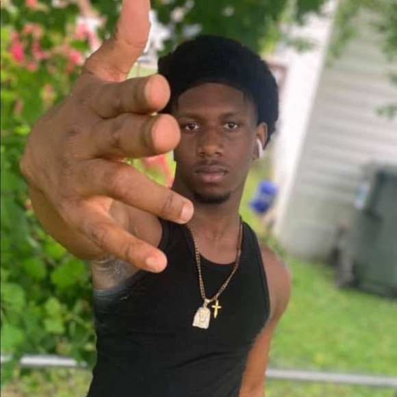 Profile Picture of Tage Johnson (@lo_tage843) on Poshmark