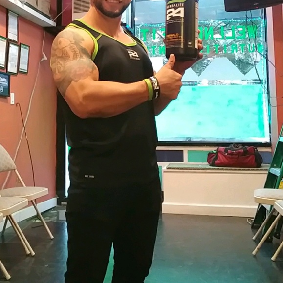 Profile Picture of Dc Dc (@dcabr1980) on Poshmark