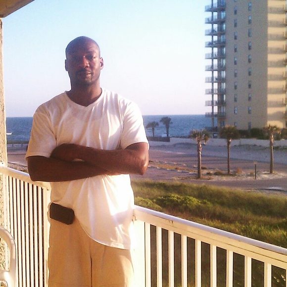 Profile Picture of Dennis Clark (@mrdocxal) on Poshmark