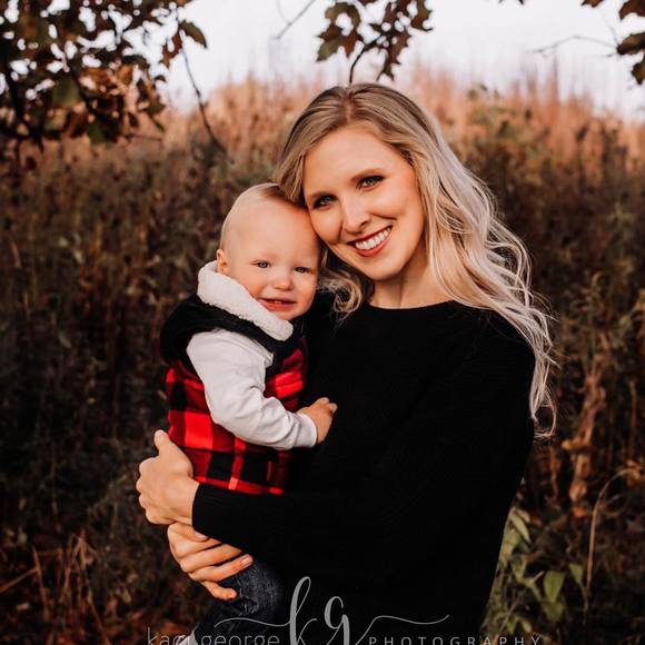 Profile Picture of Haley Siehoff (@siehoff) on Poshmark