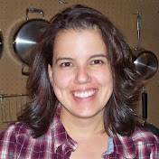 Profile Picture of Monique Larsen (@meadowlarklarsen) on Youtube