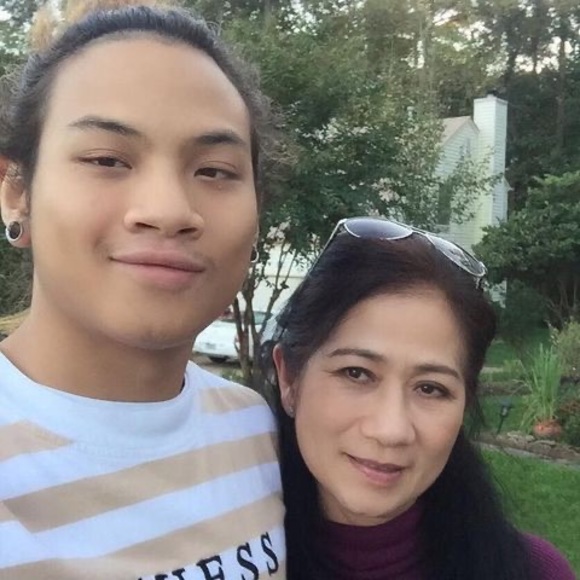 Profile Picture of Tassy Tassapinit (@tassysasy) on Poshmark