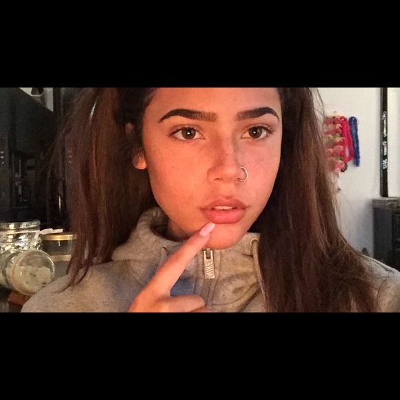 Profile Picture of Jasmine Head (@jasminedeshea) on Poshmark
