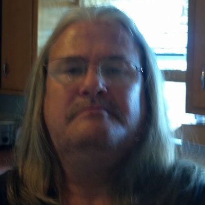 Profile Picture of Mike Uphoff (@mkphff) on Twitter