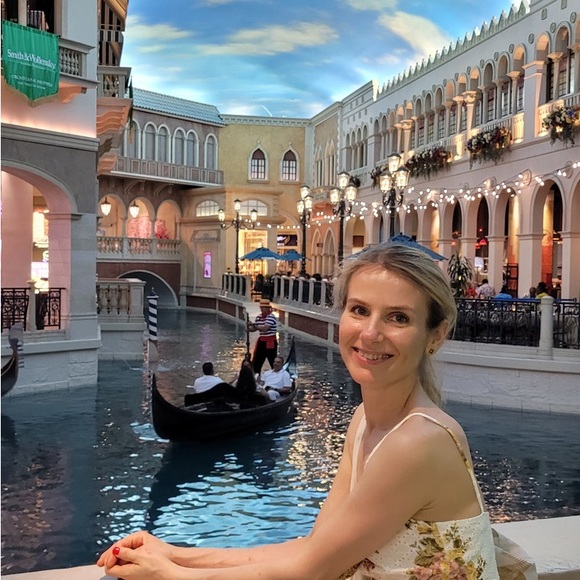 Profile Picture of Lana Filimonova (@lemoncchik) on Poshmark