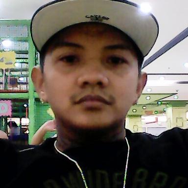 Profile Picture of Mark Almario (@nathalieiyan) on Twitter