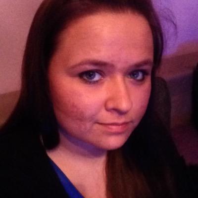 Profile Picture of Nicole Naumann (@nicky1305) on Twitter