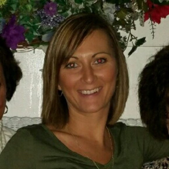 Profile Picture of Crystal Lucas (@crystal3740) on Poshmark