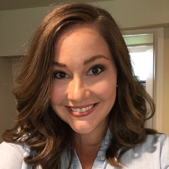 Profile Picture of Katie Lahaye (@katielahaye) on Poshmark