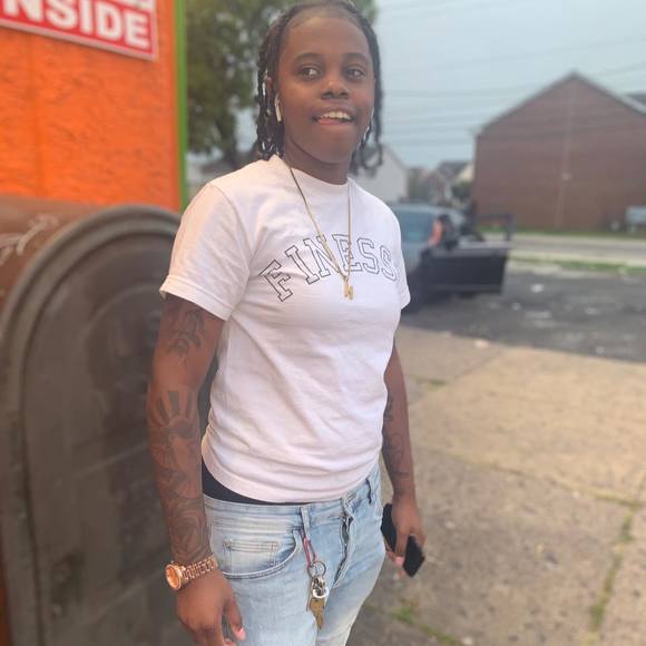 Profile Picture of Marilyn Chisholm (@obsbangaa) on Poshmark