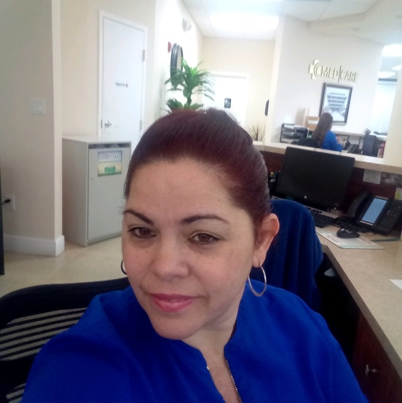 Profile Picture of Quevedo Marisol (@qmary12) on Poshmark