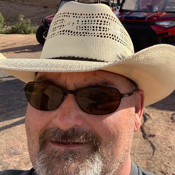 Profile Picture of Calvin Stanton (@calzone12007) on Poshmark