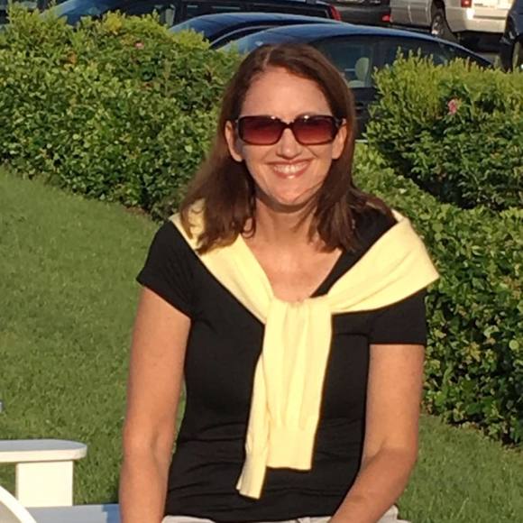 Profile Picture of Vickie Rotante (@vrotante) on Poshmark