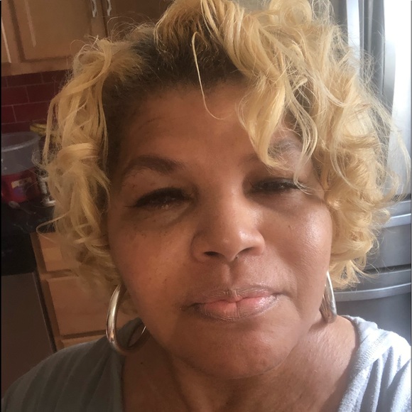 Faith Michaux - Poshmark Profile Picture of Faith Michaux (@michaux08) on Poshmark