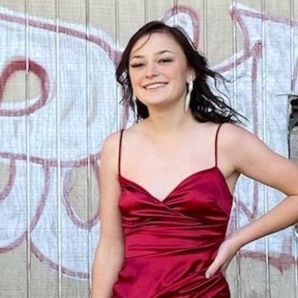 Profile Picture of Christina Meyers (@cmeyers1979) on Poshmark