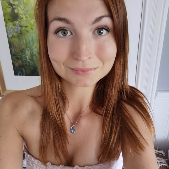 Profile Picture of Kerstin Fernström (@kerstinmarie11) on Poshmark