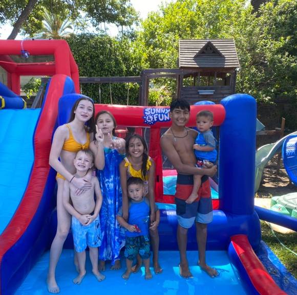 Profile Picture of Pamela Andrade (@pamela_andrade) on Poshmark