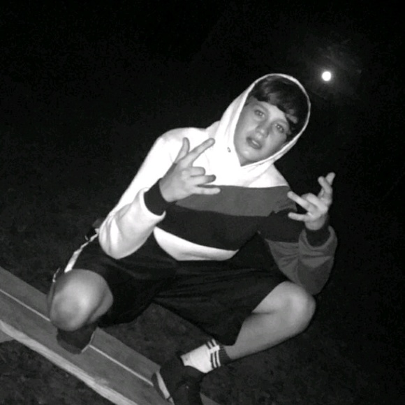 Profile Picture of Andrew Cottingham (@andrew_savage) on Poshmark