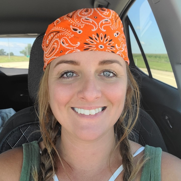 Profile Picture of Shawnee Steffy (@shawnsteff) on Poshmark