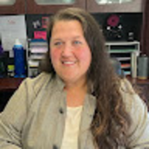 Profile Picture of Julie Coile (@juliecoile) on Poshmark