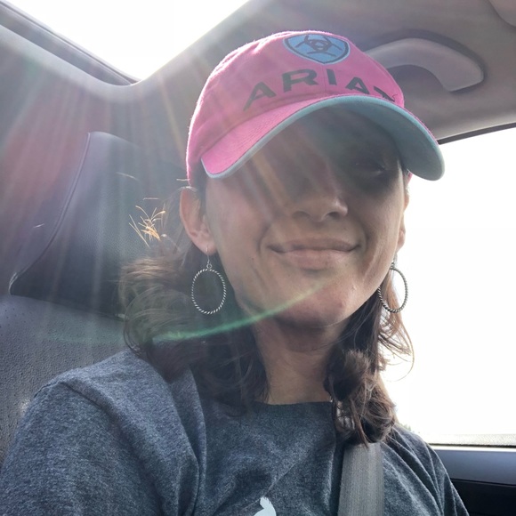 Lauren Desplinter - Poshmark Profile Picture of Lauren Desplinter (@ldesplinter90) on Poshmark