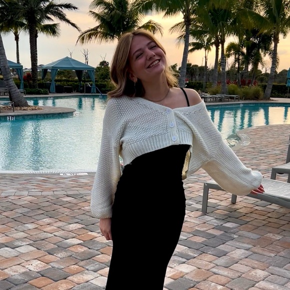 Profile Picture of Whitney Kiray (@whitney_kiray) on Poshmark