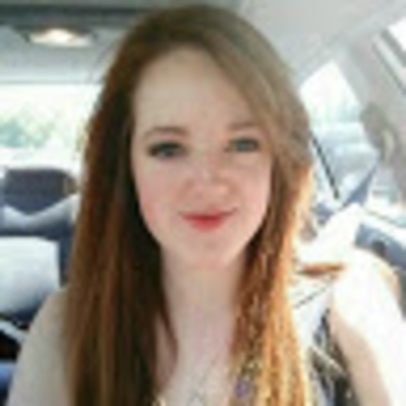 Profile Picture of Sarah Conneally (@sconneally) on Poshmark