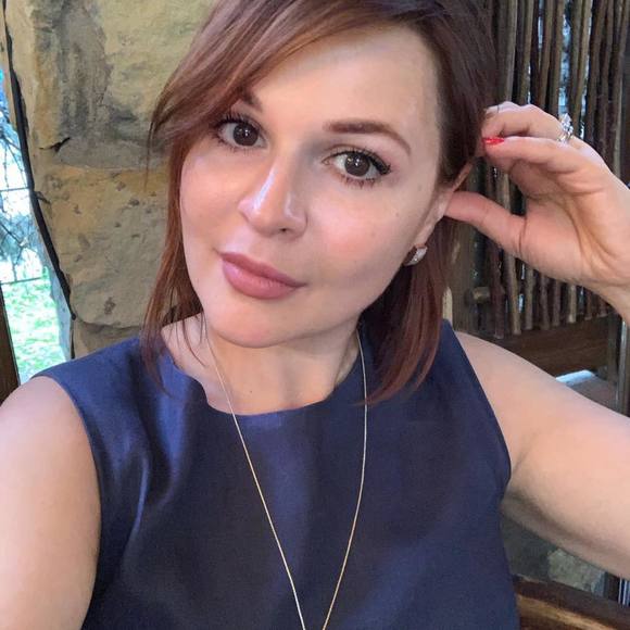 Profile Picture of Olga Uretsky (@olga_uretsky) on Poshmark