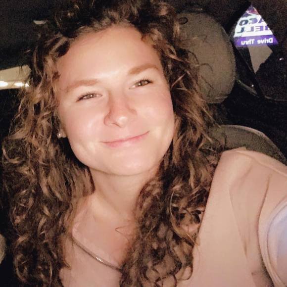 Profile Picture of Isabel Williams (@isabelwillia175) on Poshmark