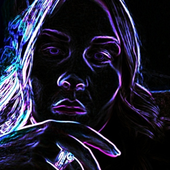 Profile Picture of Andrea Gaunce (@a_gaunce) on Poshmark