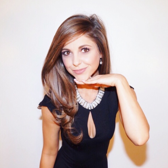 Profile Picture of Erica Saunders (@ericasaunders21) on Poshmark