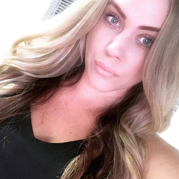 Profile Picture of Lauren Arfman (@laurenbecker3) on Poshmark