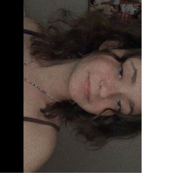 Profile Picture of Alyssa Beheeler (@alyssabeheeler) on Poshmark