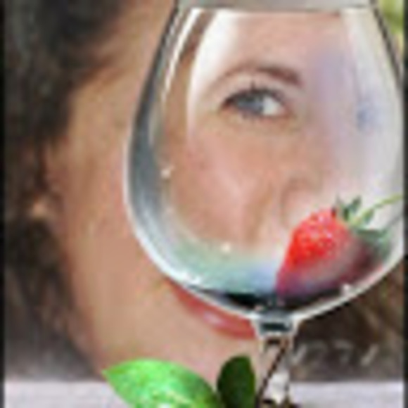 Profile Picture of Staci Kinson (@stacikinson) on Poshmark