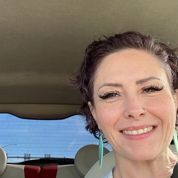 Profile Picture of Tracee Anderson (@traceeanders280) on Poshmark