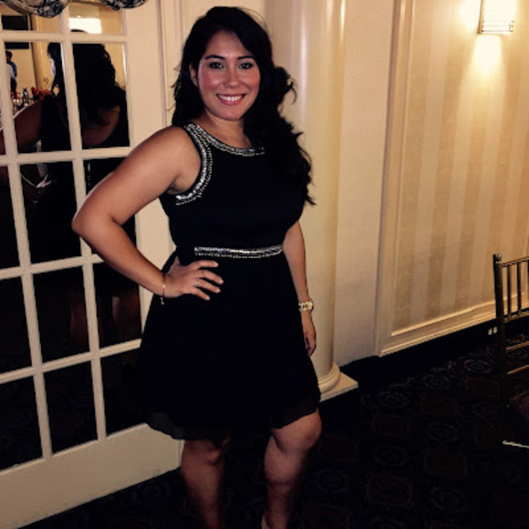 Profile Picture of Clara Sarria (@sarria1788) on Poshmark