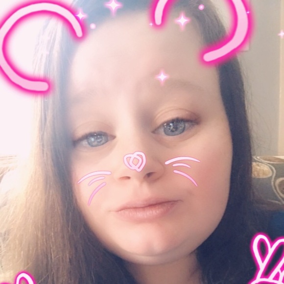 Profile Picture of Kristinlyn Cressman (@ashmommy07) on Poshmark