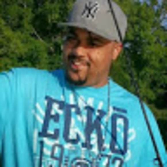 Profile Picture of Marcus Welch (@mwelchrhirhi) on Poshmark