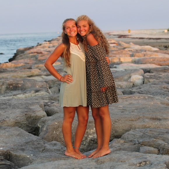 Profile Picture of Hannah Mumau (@hmumau) on Poshmark