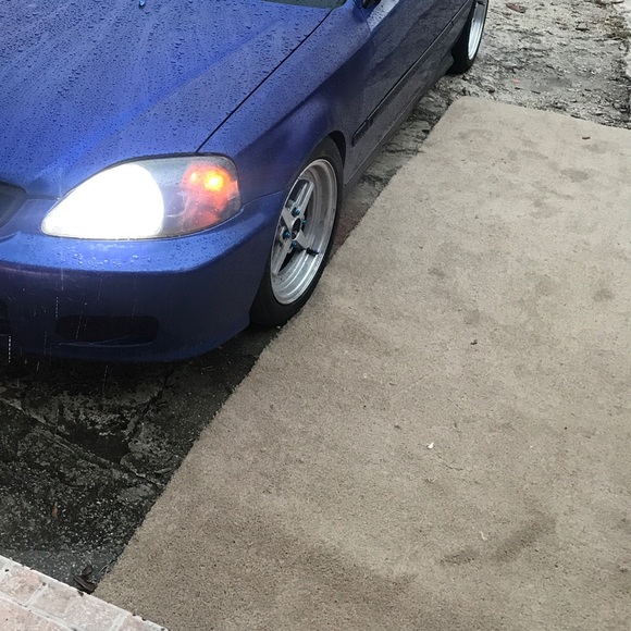 Profile Picture of Christian Garrido (@christianthe1st) on Poshmark