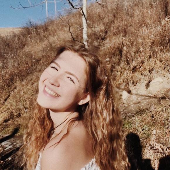 Cassidy Perschon - Poshmark Profile Picture of Cassidy Perschon (@cassidyperschon) on Poshmark