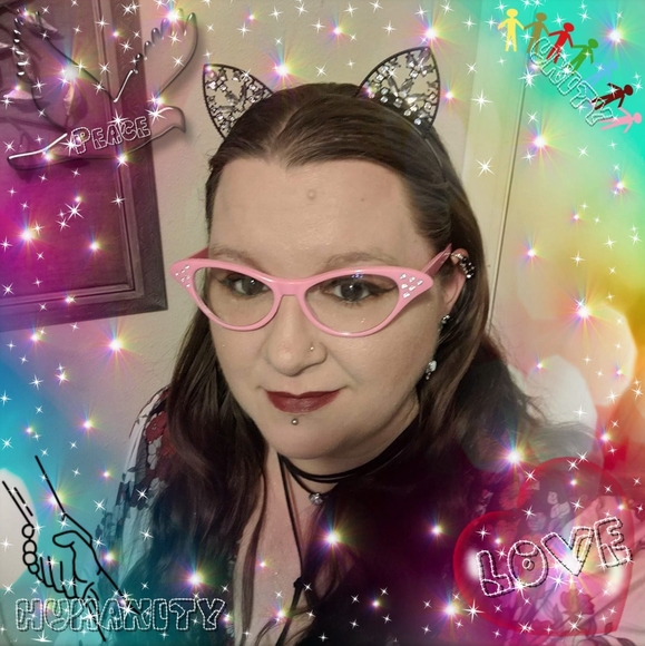 Profile Picture of Julia Jamison (@jjfirefly) on Poshmark